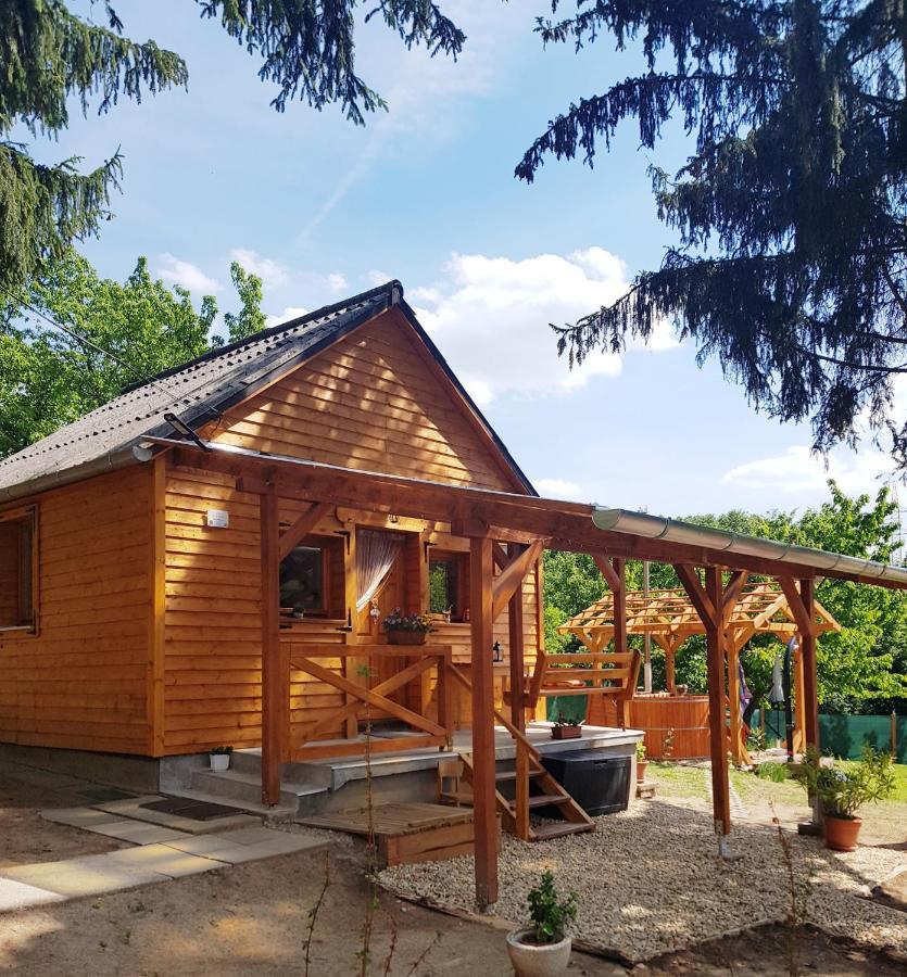 Romantikus erdőszéli faház Salgótarján Extérieur photo